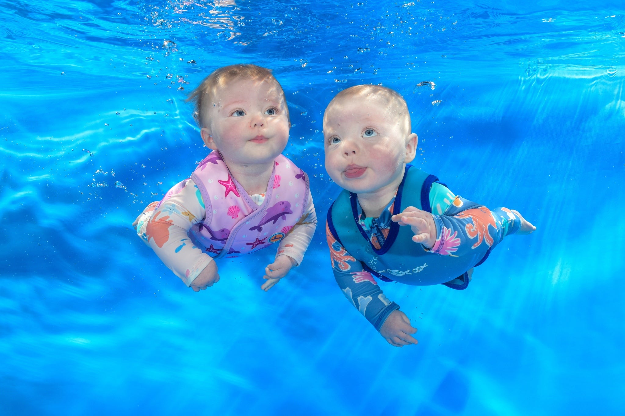 siblings at underwater photoshoot